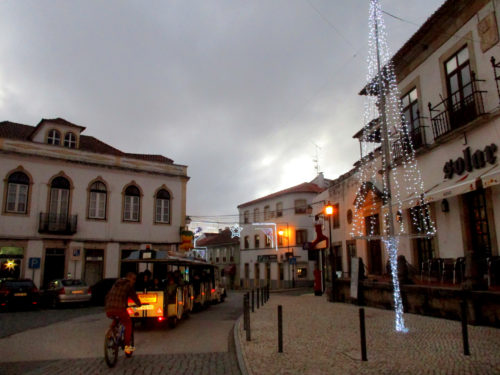 Sonnenuntergang besonderer Art, Weihnachtsstimmung in Figueiro dos Vinhos, Goladinha