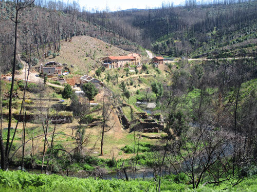 Goladinha, Südansicht, ein Jahr nach dem Brand