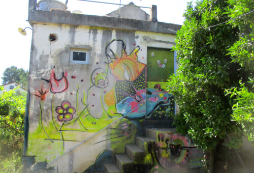 Buntes, künstlerische Fassade, Cernache de Bomjardim, Goladinha