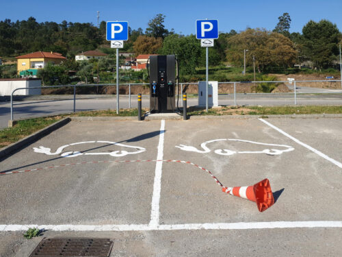 E-Ladestation, Figueiro dos Vinhos, Supermarktparkplatz, Goladinha, Portugal