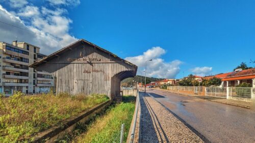 Miranda do Corve, stillgelegtes Bahnhofsgebäude, Goladinha, Portugal