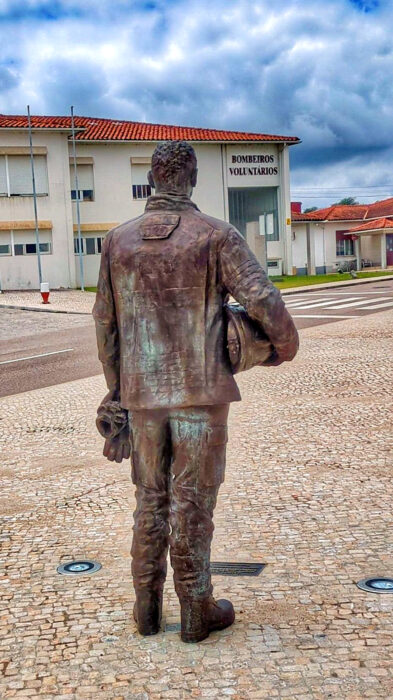 Statue, Bombeiro, Bibliothek, Figueiro dos Vinhos, Goladinha, Portugal