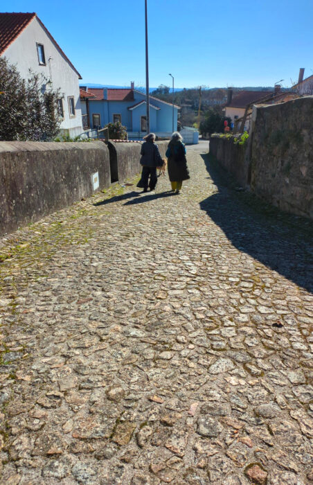 Figueiro dos Vinhos, Rundgang, Türen, Schach, Goladinha, Portugal