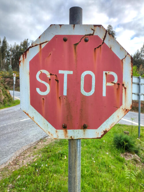 Stopschild überfahren, Alkoholtest, Castanheira de Pera, Goladinha, Portugal,