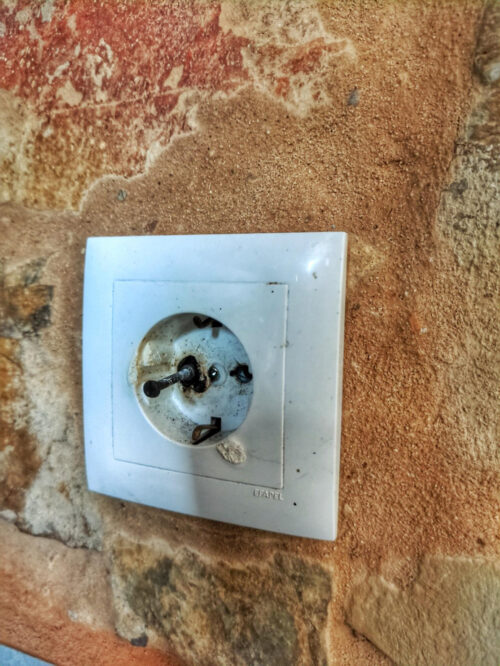 CASA AR, Auszug, Katie, Steckdose verschmort, Goladinha, Portugal