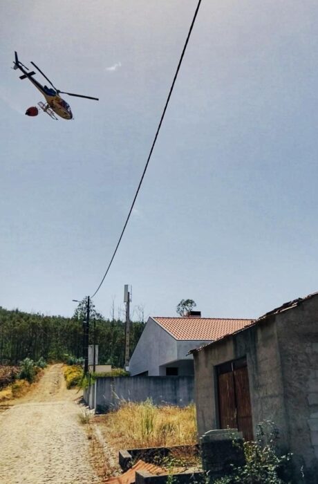 Brand, fogo, Vale Vicente, Nachbarortschaft. Goladinha, Portugal