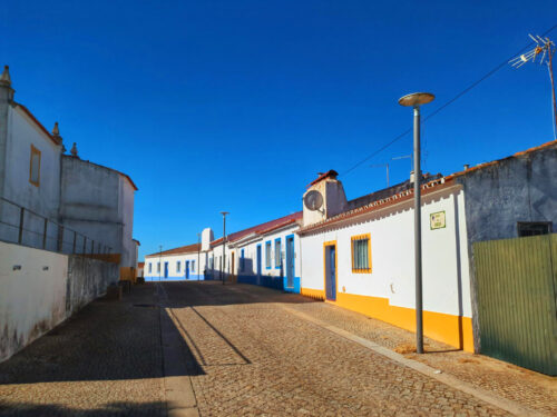 Ferias September 2025, Alentejo, Portugal, Goladinha, Barragem de Divor, Typische Architektur, Häuser