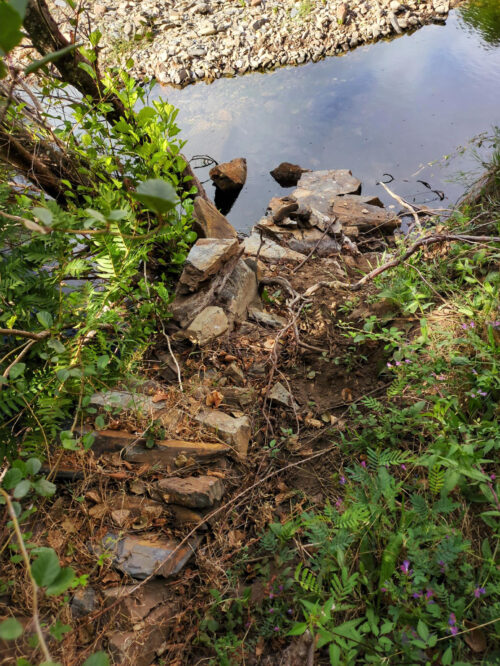 Flussmauer, Sanierung, die letzten Meter bis zur Brücke, Goladinha, Portugal