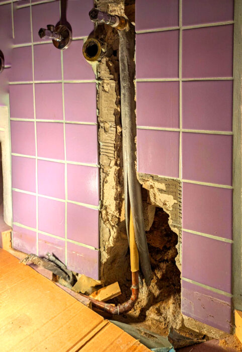 DE, Knaubenhof, Wasserrohrbruch, Scheherezade, Goladinha, Portugal 