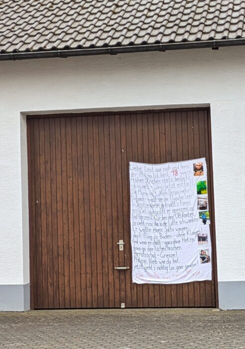 de, Deutschland, 18. Geburtstag, öffentlich an Garagentor, Otting, Goladinha, Portugal