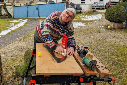 DE, Deutschland, Knaubenhof, Wasserschaden, Rohrbruch, Messingblech polieren, Scheherezade, Goladinha, Portugal