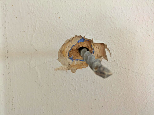 de, Deutschland, Gästezimmer im Gästehaus des Seminarhauses, Farbschichten, Knaubenhof, Steckdose, Goladinha, Portugal