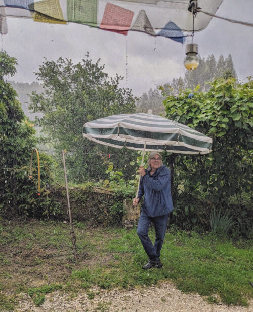Regenschauer, heftiger Regen, Goladinha, Portugal, Sonnenschirm, 